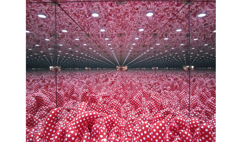 mirrored room by japanese artist yayoi kusama
