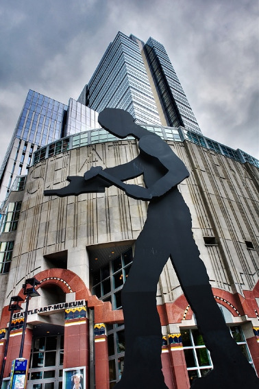 Jonathan Borofsky Hammering Man