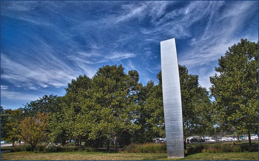 Ellsworth Kelly Curve XXII sculpture