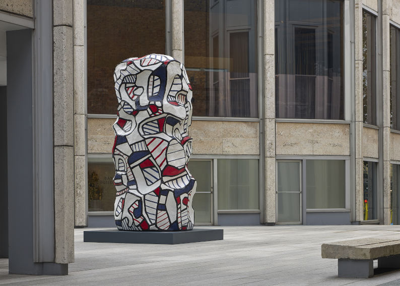 Jean Dubuffet Tour aux recits installation image